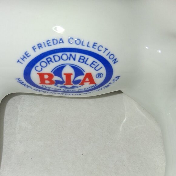 Cordon Bleu Cow The Fredia Collection - Collectible Cow - Picture 3 of 3